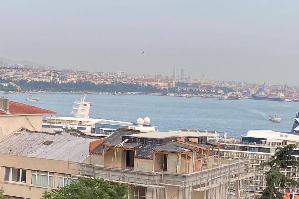 Luxury With Bosphorus View Apartament *